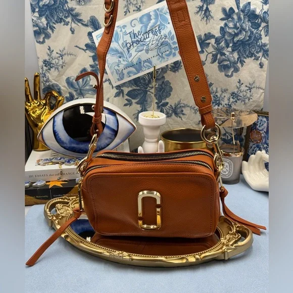 🆕 MARC JACOBS 🧿 NWOT The Softshot 21 Textured Sling Crossbody Bag, Orange - Picture 3 of 13